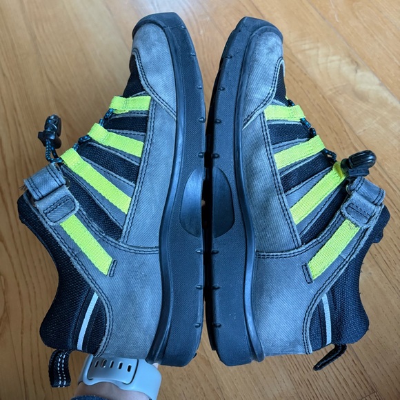 Keen Hikeport 2 Hiking Boots Black Primrose Low WP Gray Yellow Boys Youth Kids 5 - Picture 3 of 10